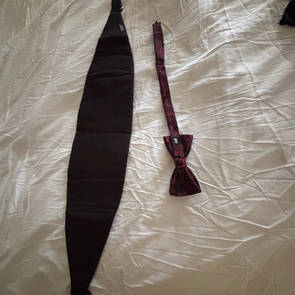 Unbranded 100% Silk Burgundy Cumberbund & BowTie